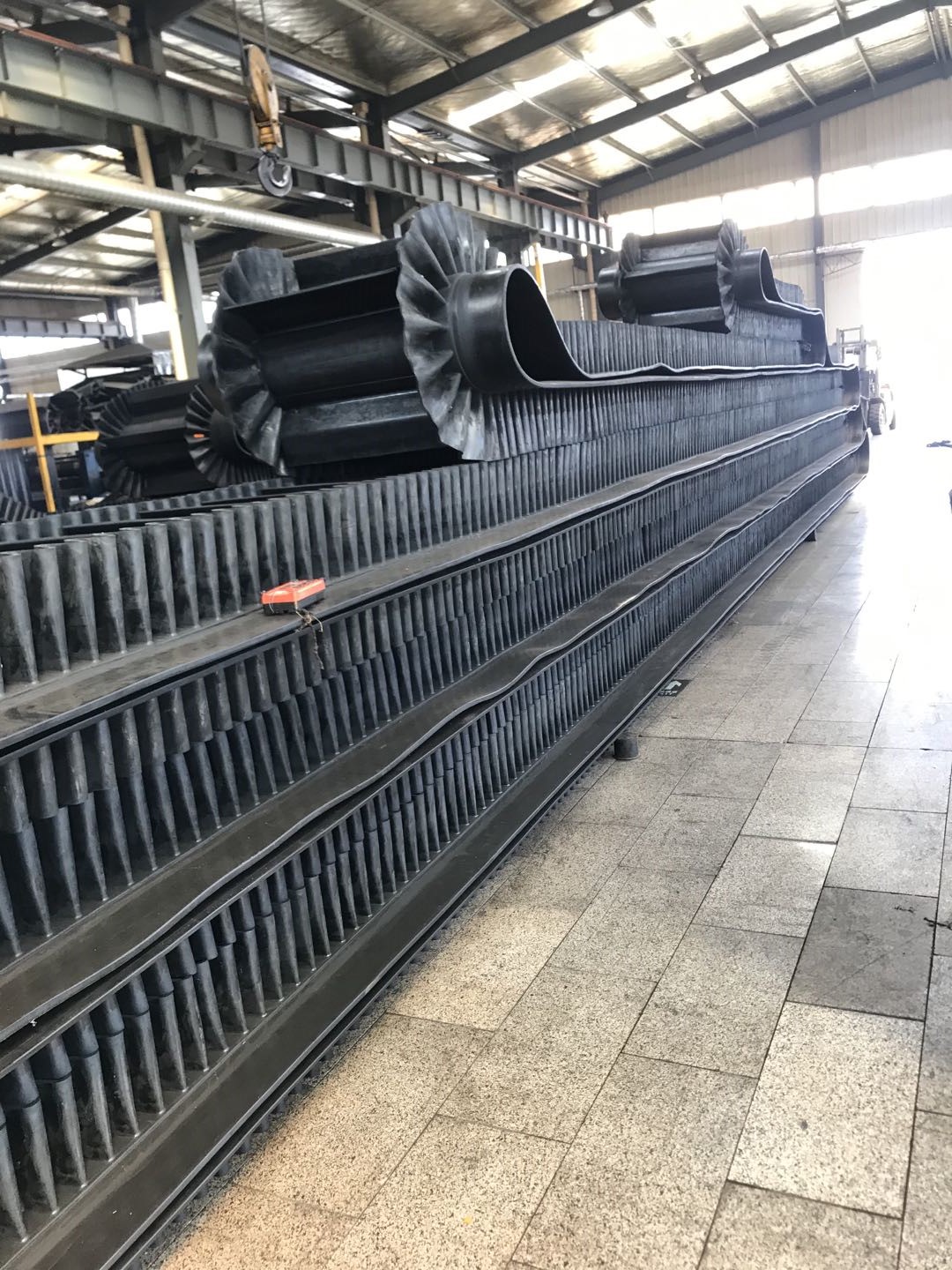 擋邊大傾角輸送帶直銷批發